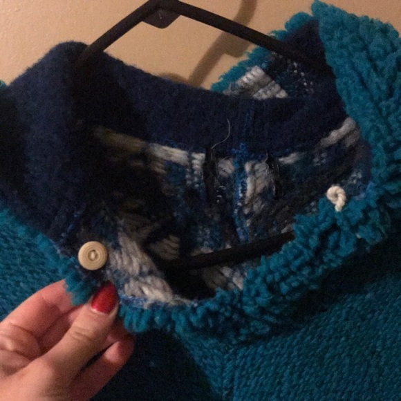 Authentic Colombian Hooded Poncho - Picture 2 of 3